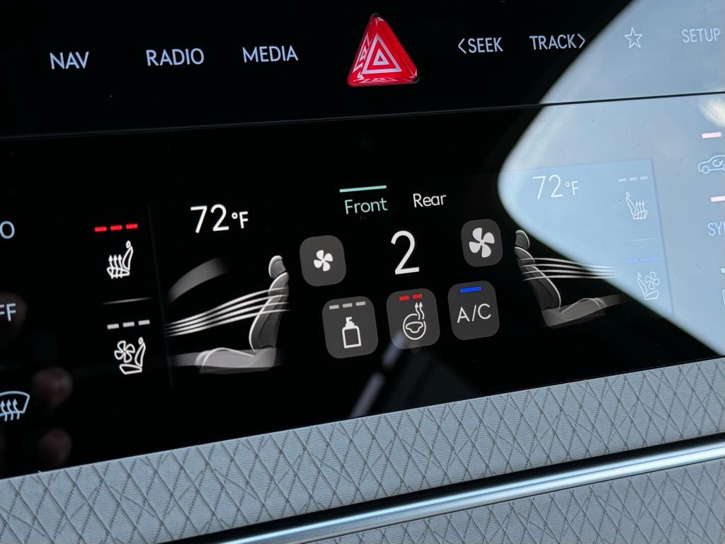 2025 Genesis GV80 3.5T Prestige photo 32