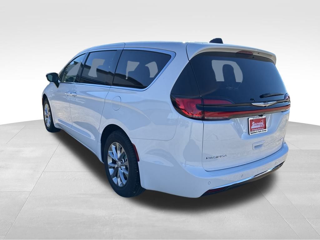 2026 Chrysler Pacifica Limited photo 3