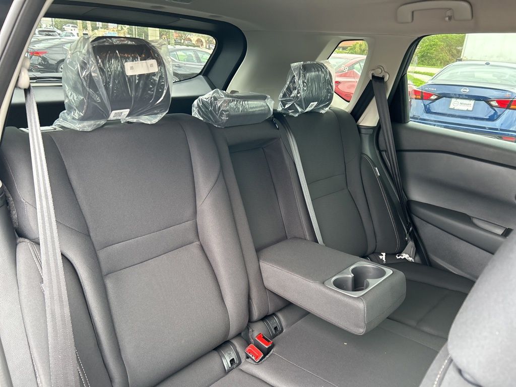 2025 Nissan Rogue S photo 25
