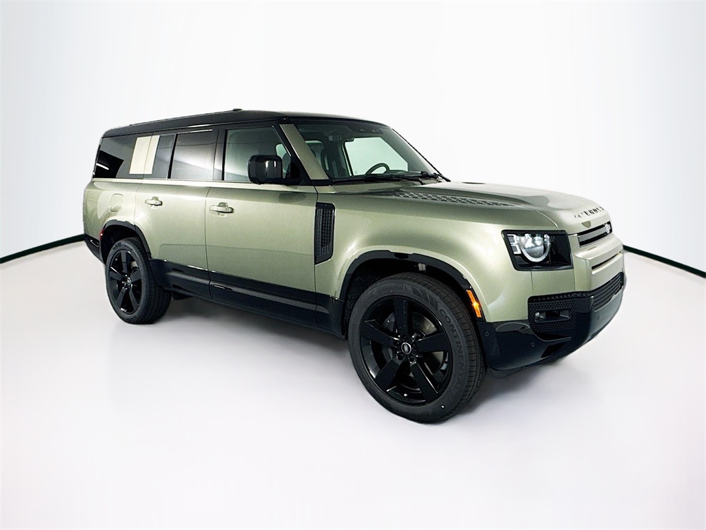 2025 Land Rover Defender 130 X-Dynamic SE photo 3