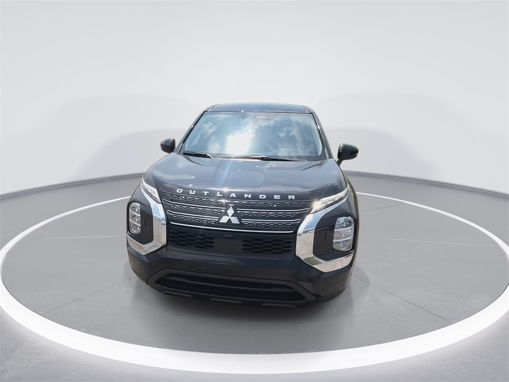 2025 Mitsubishi Outlander PHEV ES photo 3