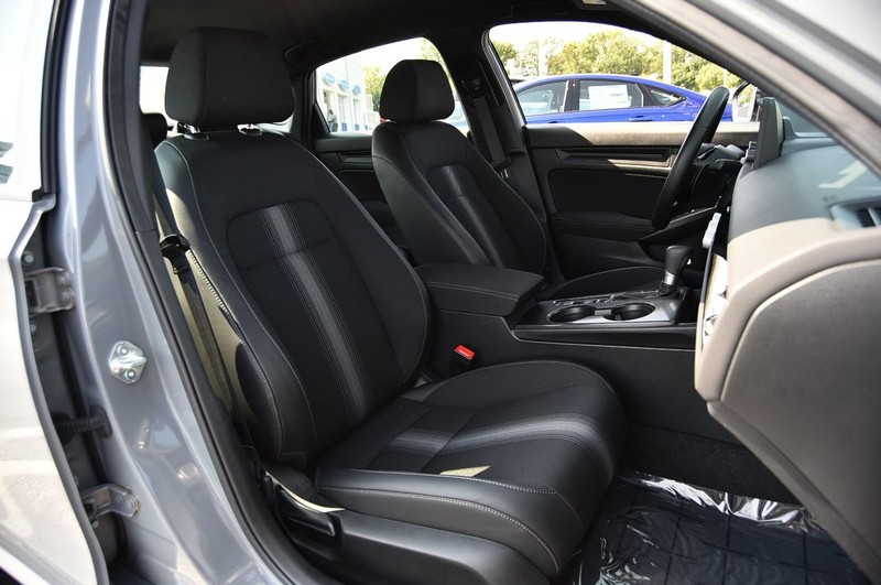 2025 Honda Civic Sport photo 21