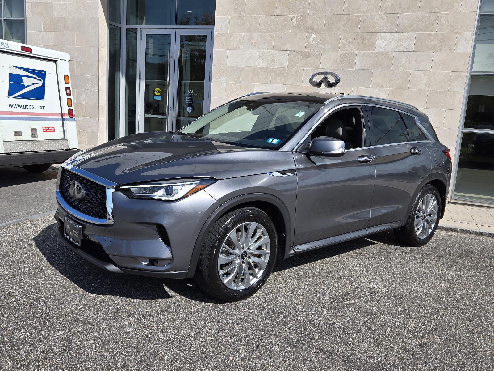 2023 Infiniti QX50 Luxe photo 2
