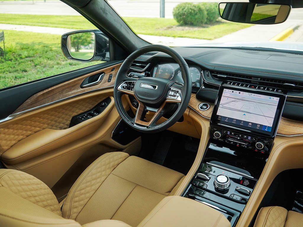 2025 Jeep Grand Cherokee L Summit photo 13