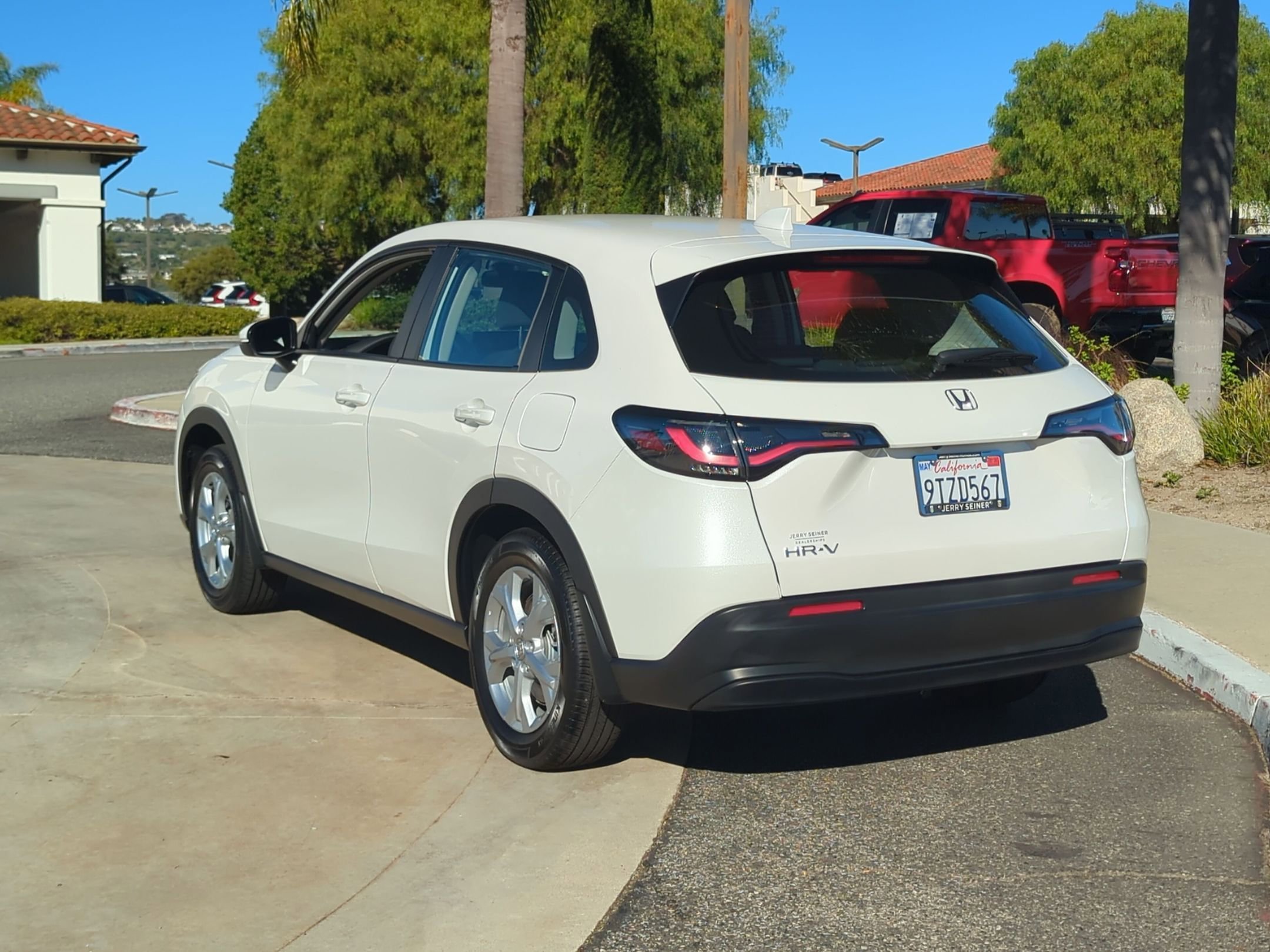 2025 Honda HR-V LX photo 2