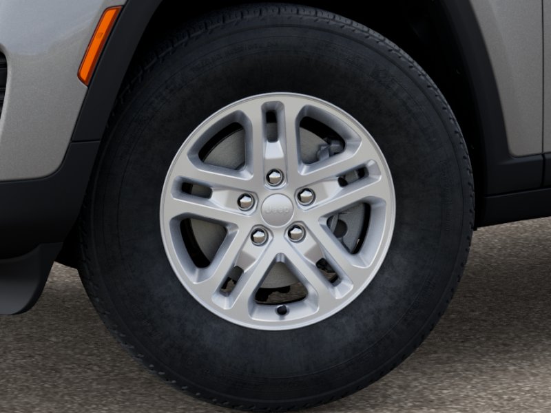 2025 Jeep Grand Cherokee Laredo Altitude photo 2