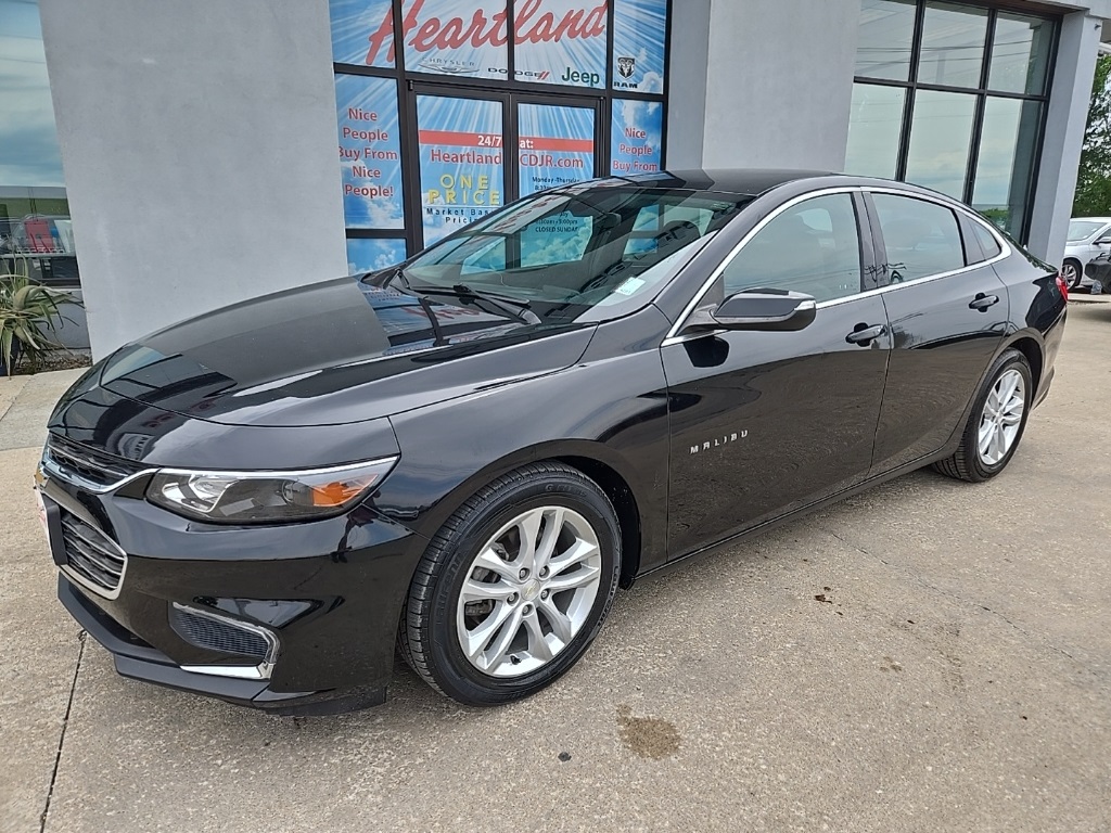 Used 2018 Chevrolet Malibu 1LT with VIN 1G1ZD5ST0JF244934 for sale in Kansas City