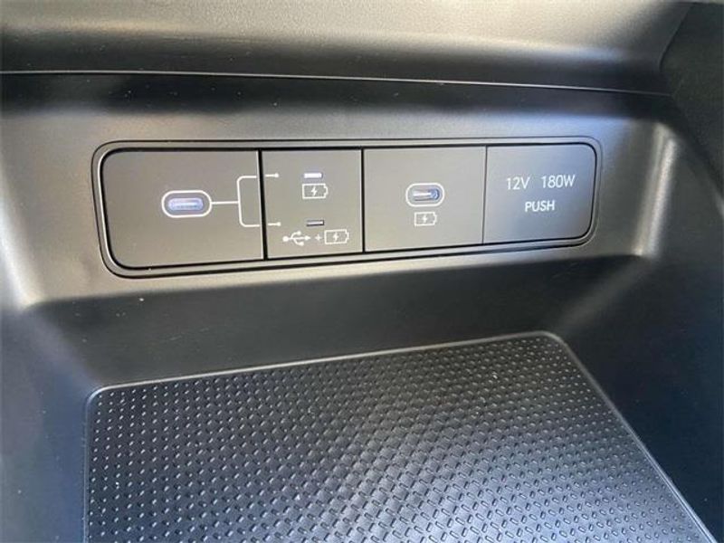 2025 Hyundai Tucson SE photo 16