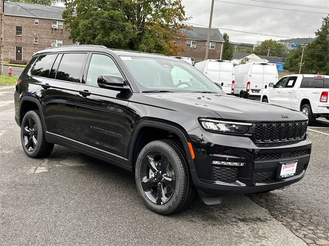 2025 Jeep Grand Cherokee Limited photo 5