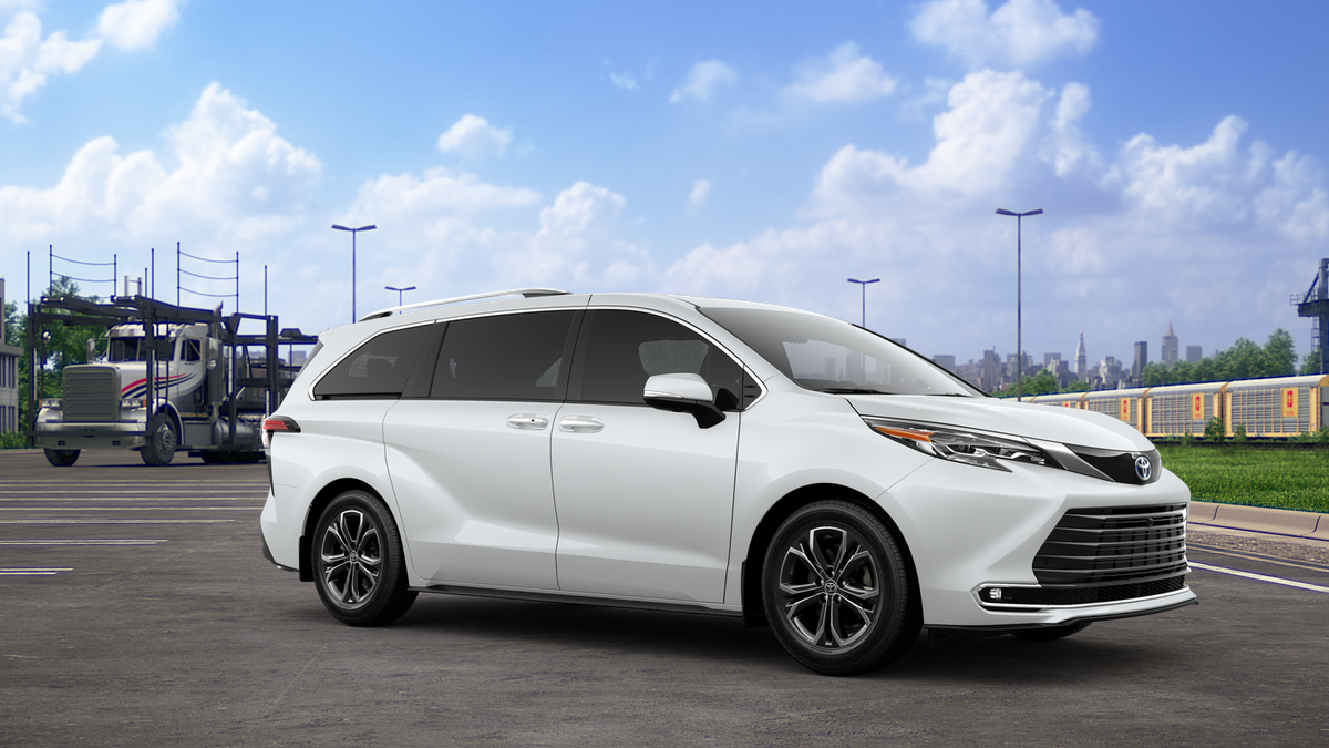 2025 Toyota Sienna Platinum photo 14
