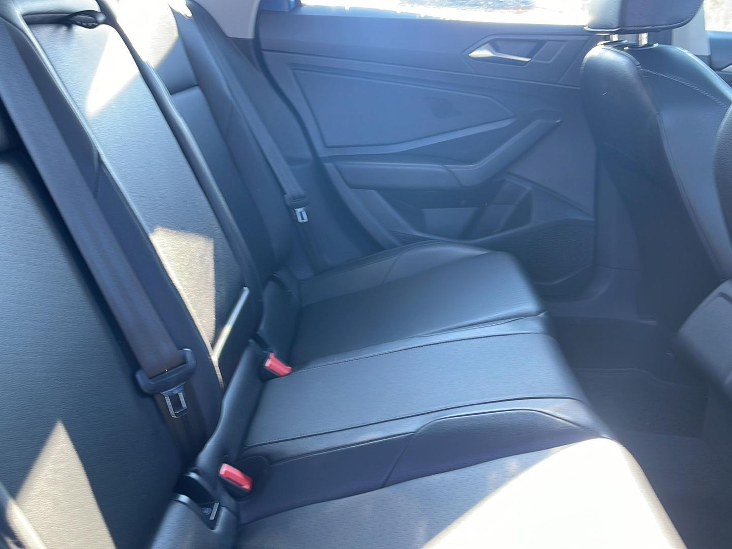 2019 Volkswagen Jetta SE photo 4