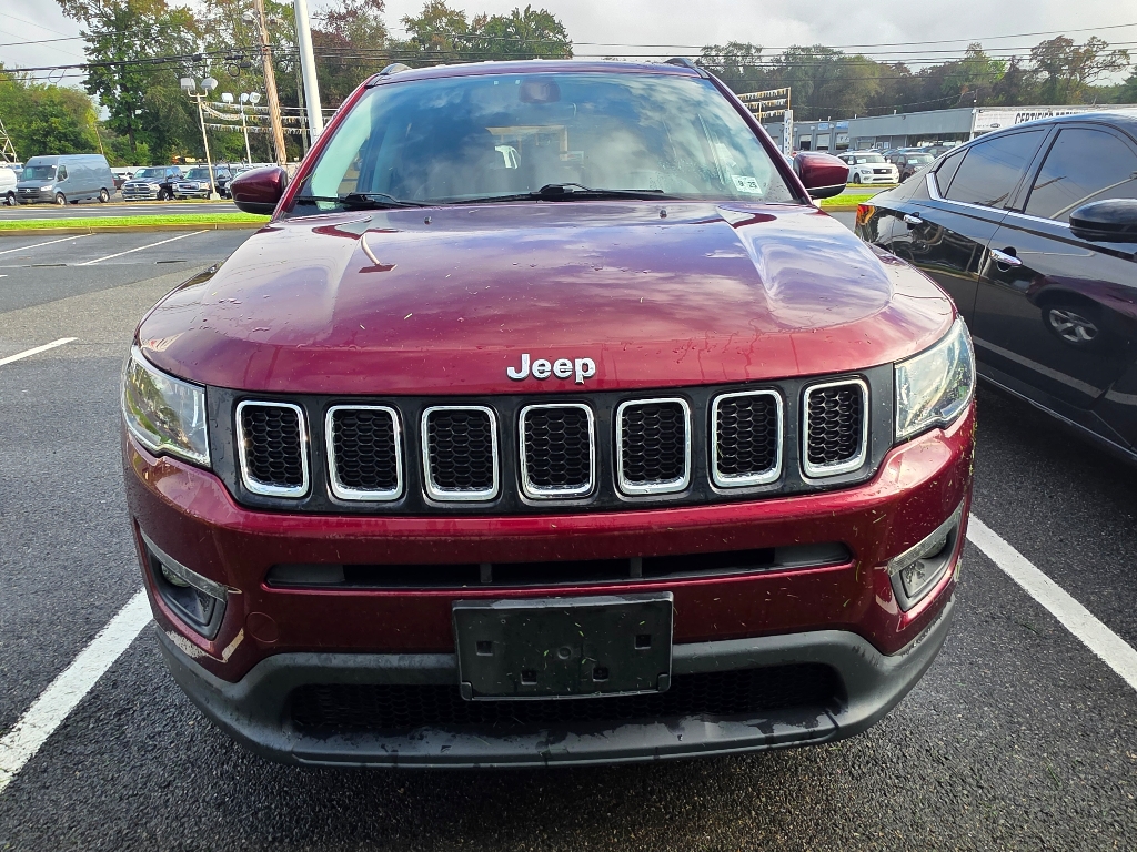 2020 Jeep Compass Latitude photo 2
