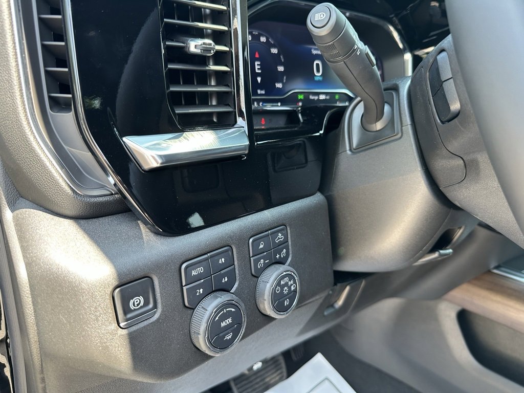 2025 Chevrolet Silverado 2500HD High Country photo 27
