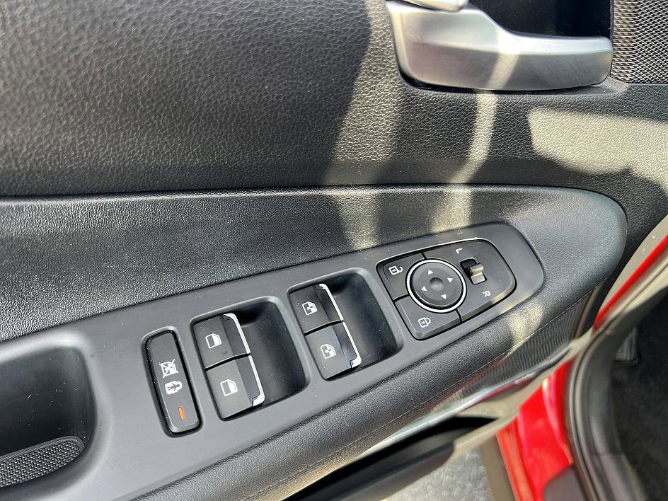2020 Hyundai Santa Fe SEL photo 18