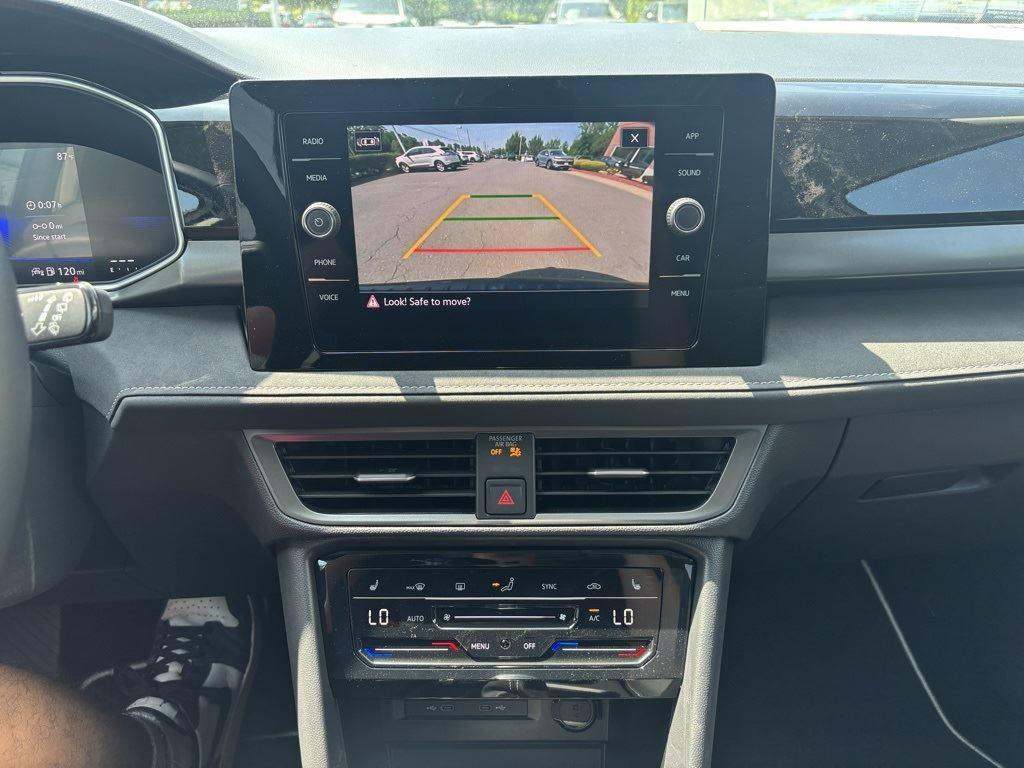 2025 Volkswagen Taos SE photo 19