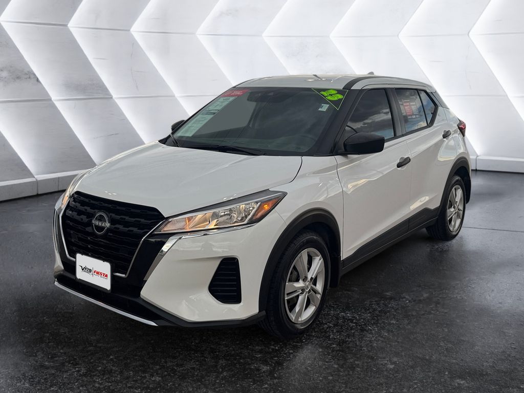 2023 Nissan Kicks S photo 2