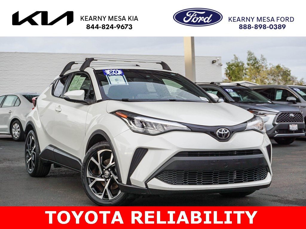 2020 Toyota C-HR XLE's photo