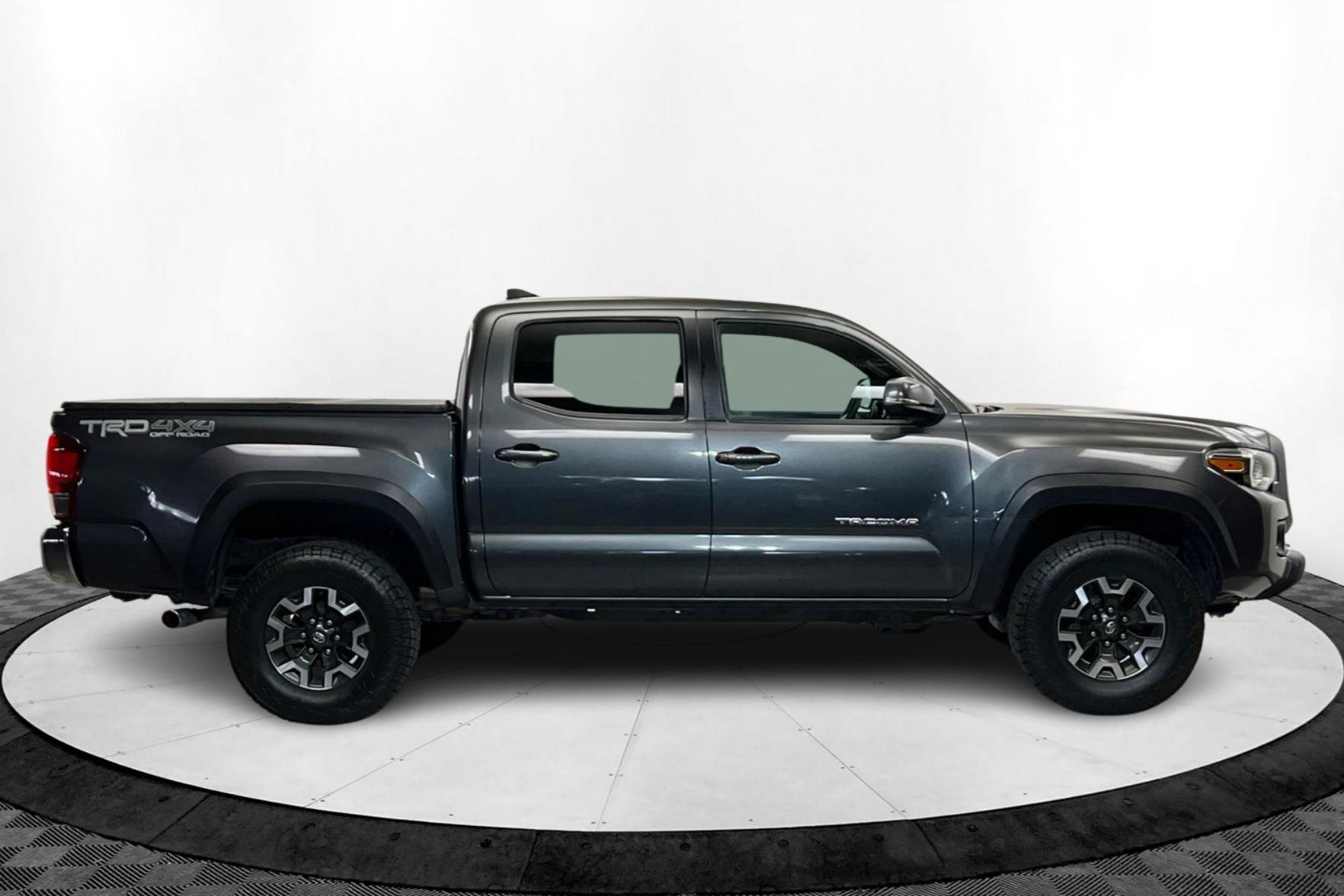 2016 Toyota Tacoma SR5 Sport TRD Pro photo 6