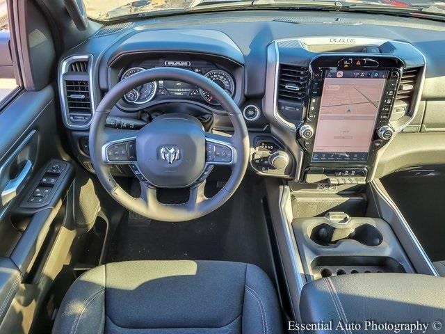 2025 RAM 1500 - Image 12