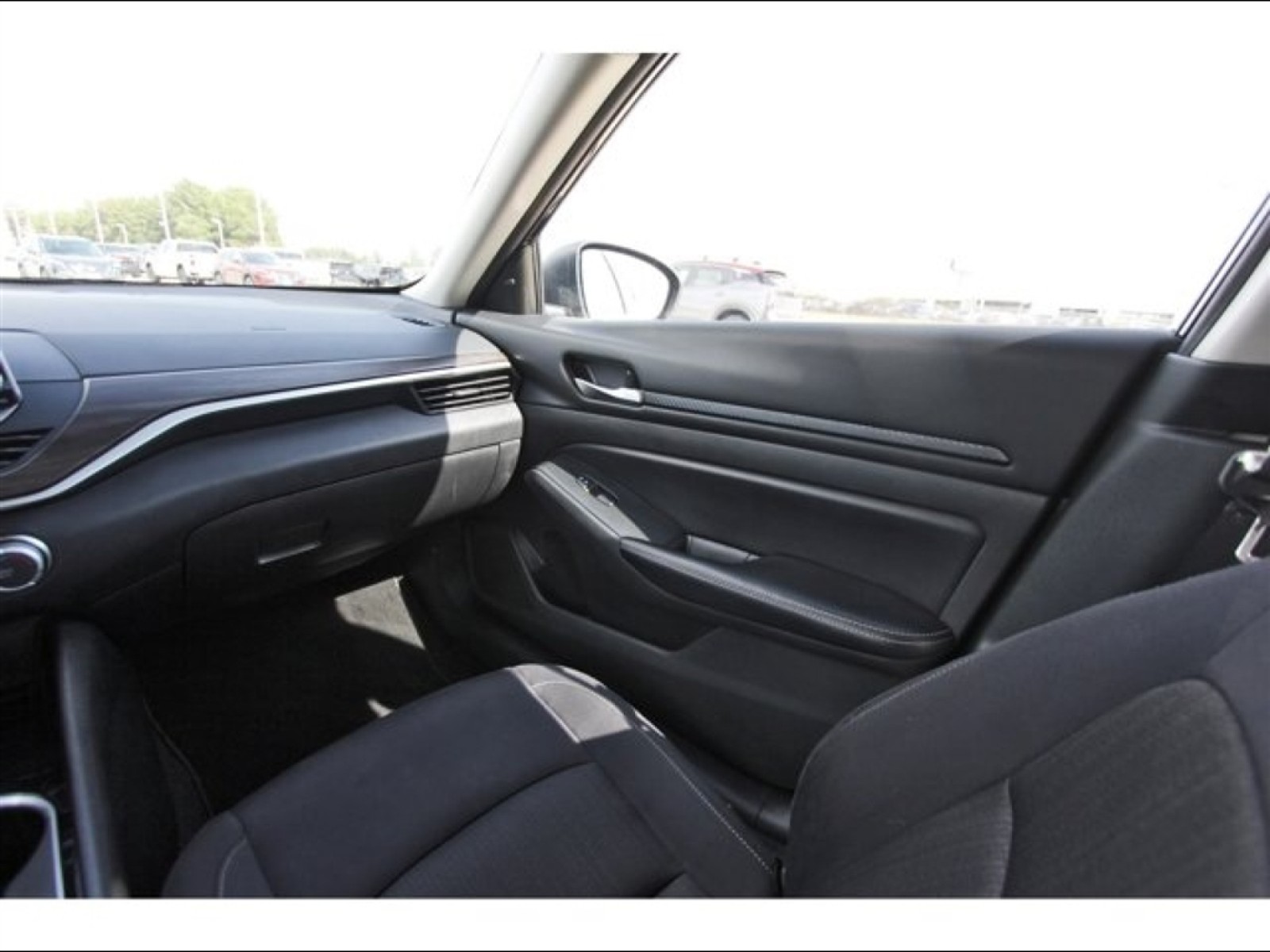 2024 Nissan Altima 2.5 SV Black at Robbins Nissan