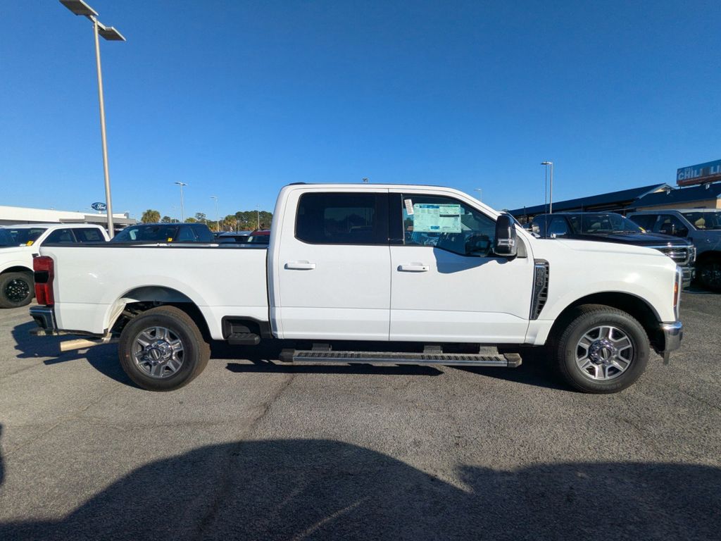 2026 Ford F-350 Lariat photo 2