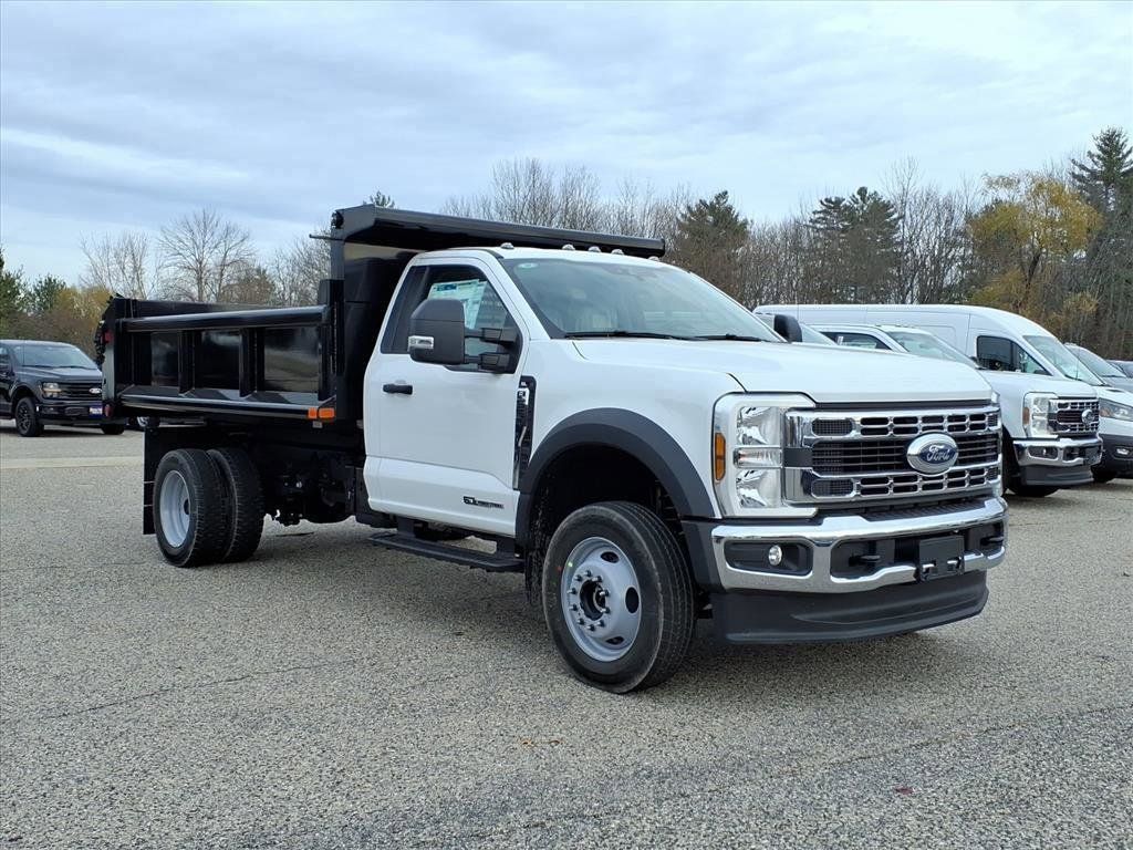 2025 Ford F-550 Super Duty Chassis Cab XL's photo
