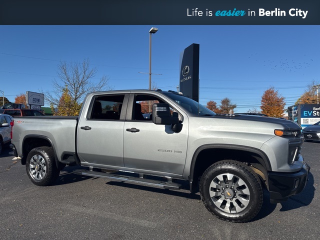 2024 Chevrolet Silverado 2500HD Custom's photo
