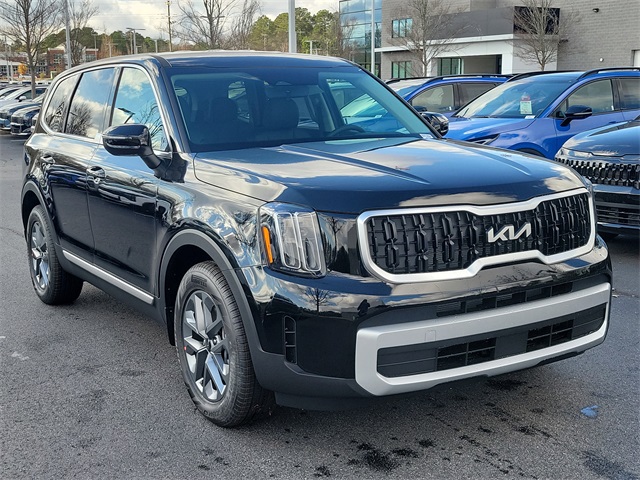 2025 Kia Telluride LX photo 3
