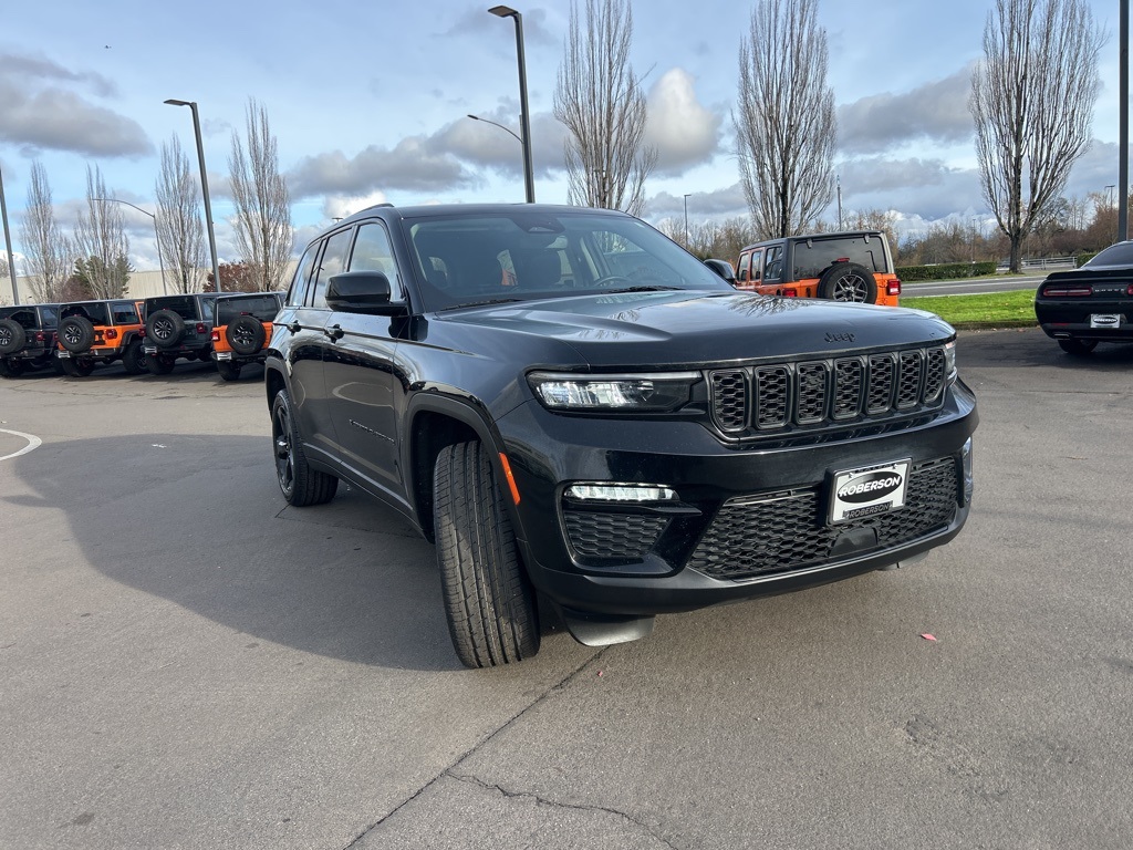 2023 Jeep Grand Cherokee Limited photo 4