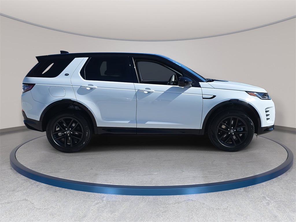 2025 Land Rover Discovery Sport SE photo 4
