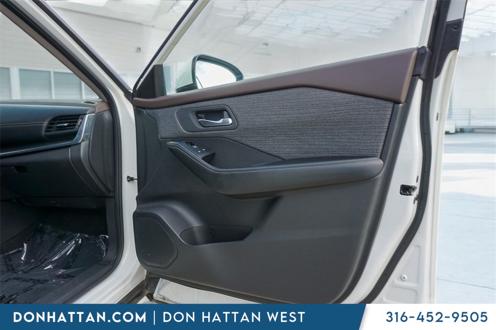 2023 Nissan Rogue SV photo 26