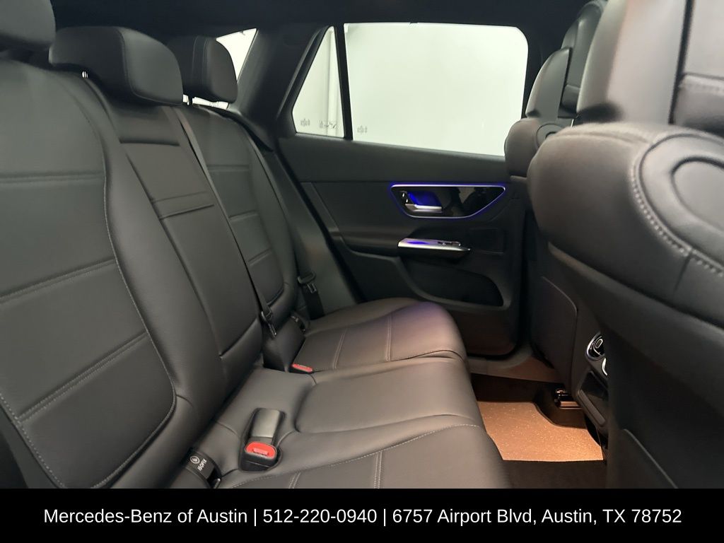 2025 Mercedes Benz GLC 300 photo 18