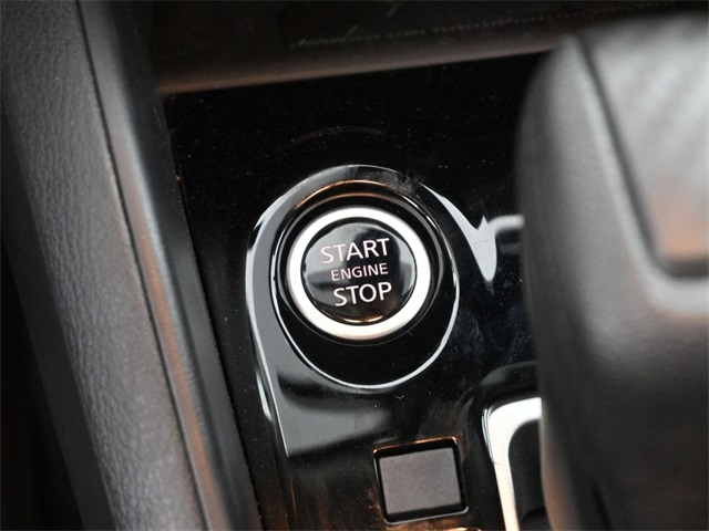 2025 Nissan Versa SV photo 28