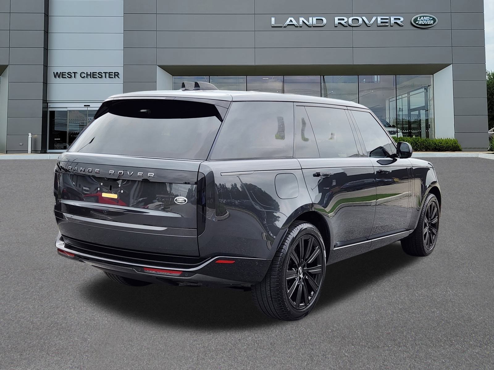 2023 Land Rover Range Rover SE photo 3