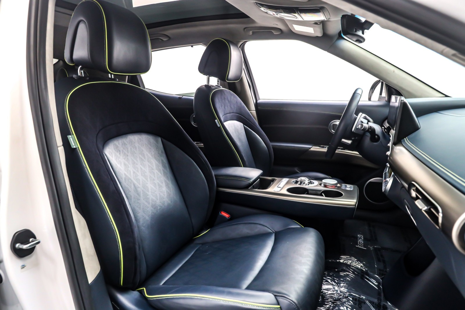 2023 Genesis GV60 Performance photo 4