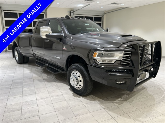 2024 Ram 3500 Laramie photo 6