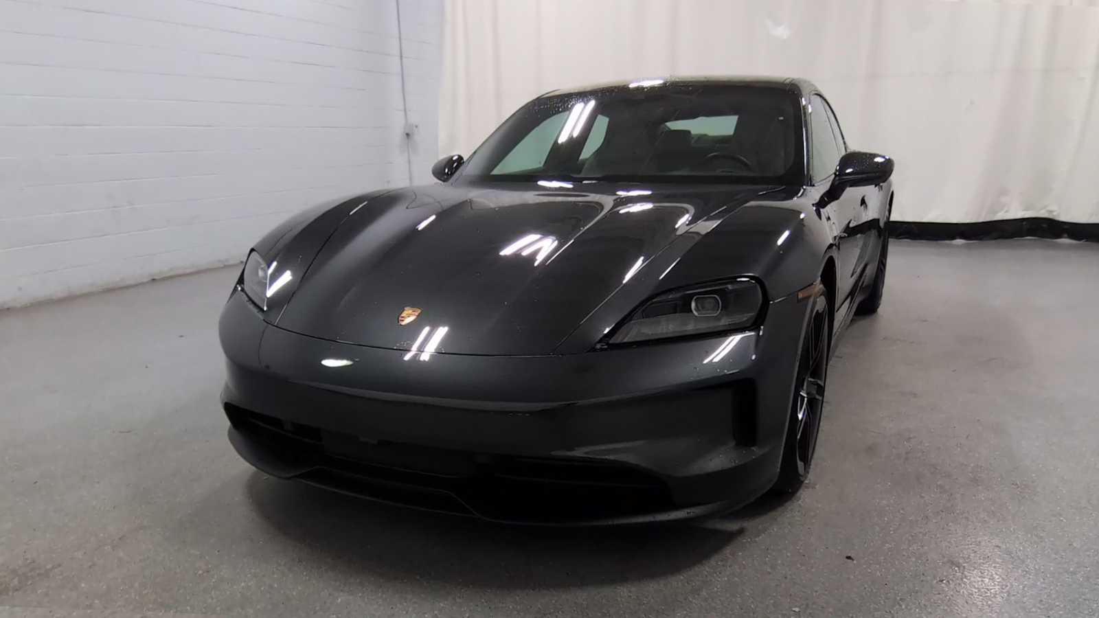 2025 Porsche Taycan photo 2