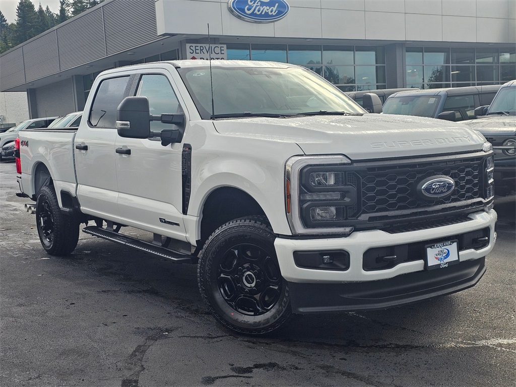 2026 Ford F-350 Super Duty XL's photo