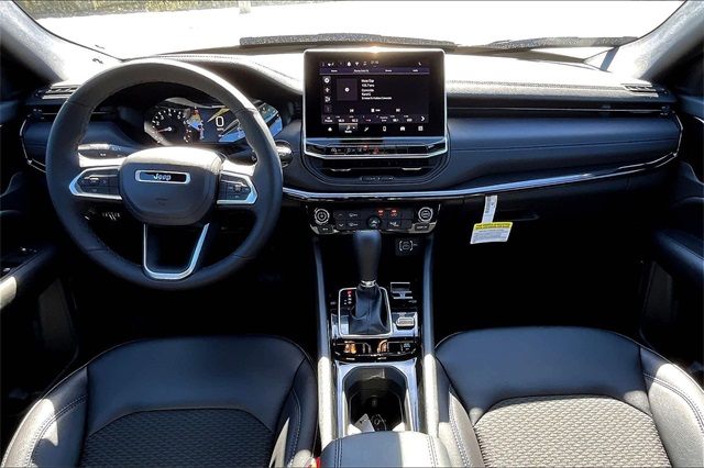 2026 Jeep Compass Latitude Altitude photo 4