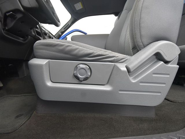 2013 Ford F-150 STX photo 16