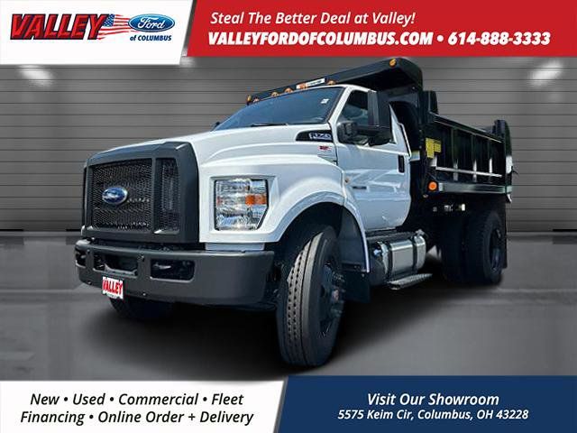 2025 Ford F-750 photo 2