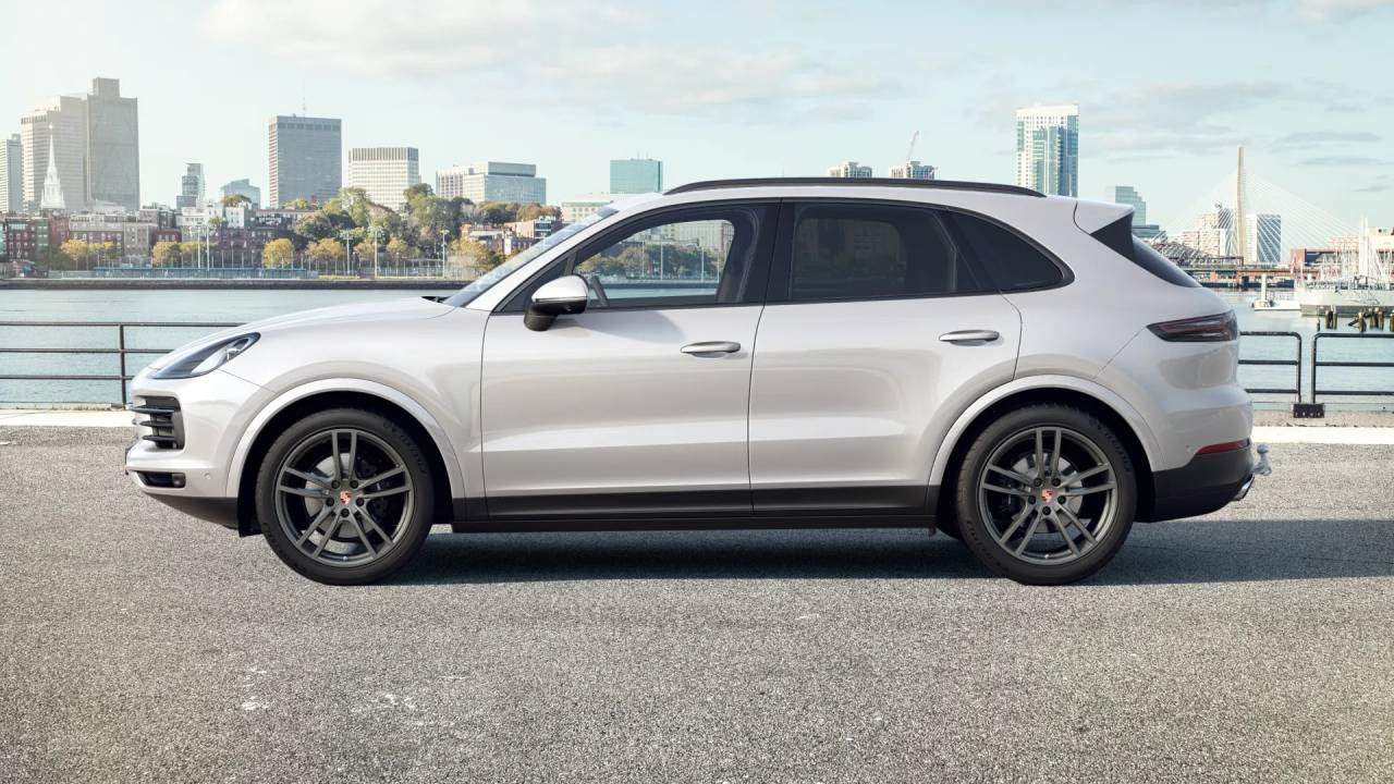 2023 Porsche Cayenne Base photo 2