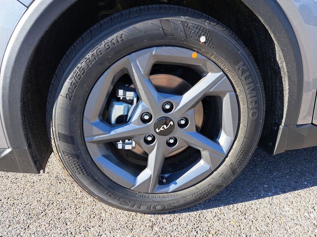 2025 Kia K4 LXS photo 10