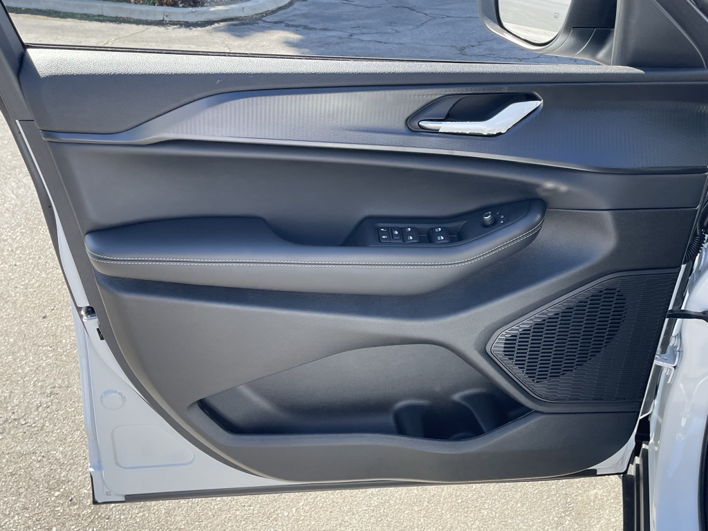 2025 Jeep Grand Cherokee Laredo X photo 13