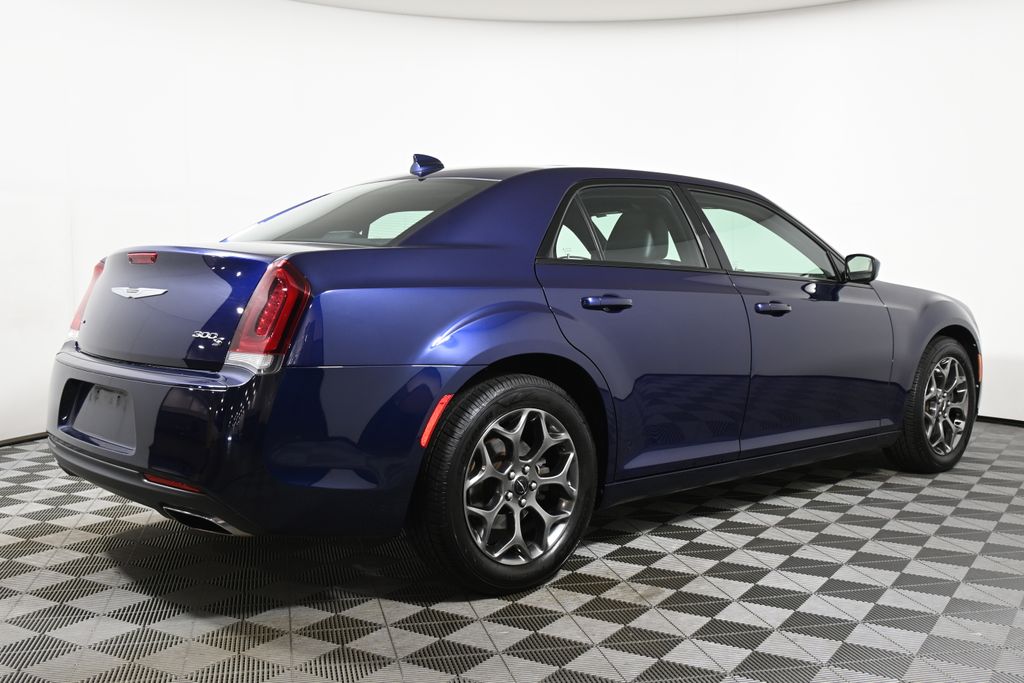 2017 Chrysler 300 S photo 7