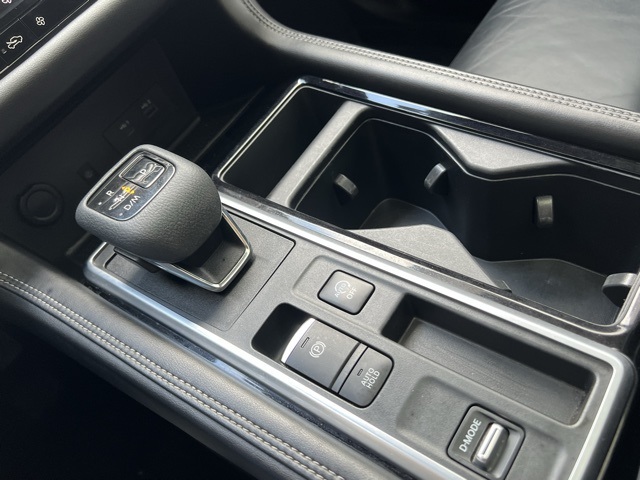 2022 Nissan Pathfinder Platinum photo 19