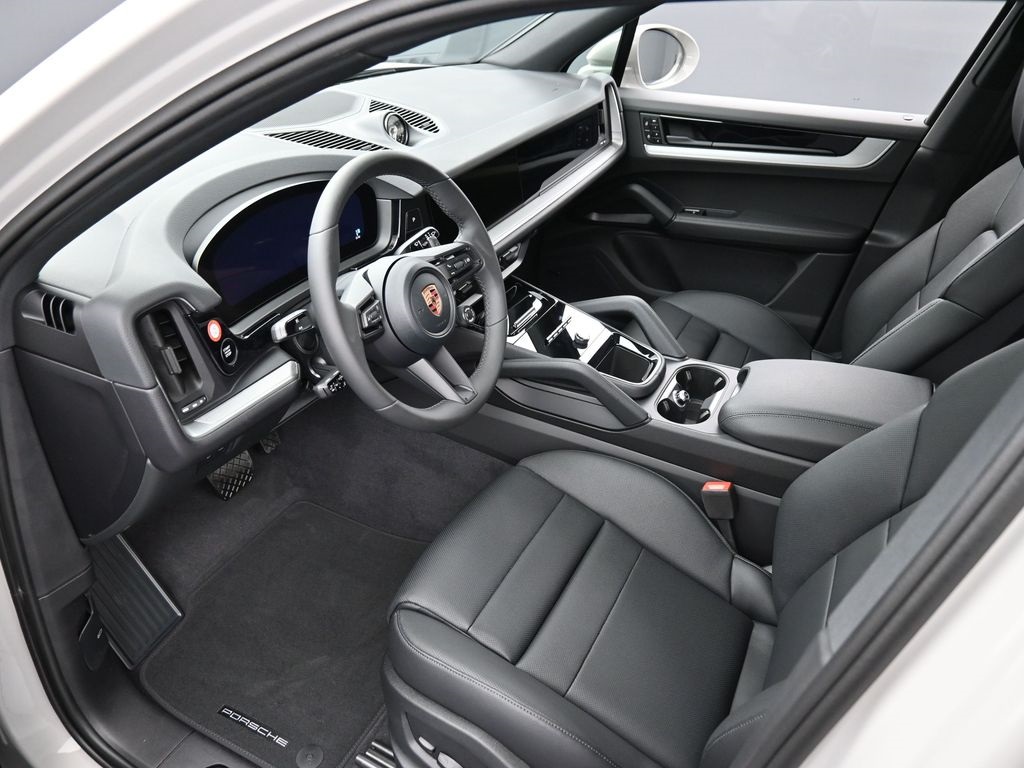 2026 Porsche Cayenne E-Hybrid photo 2