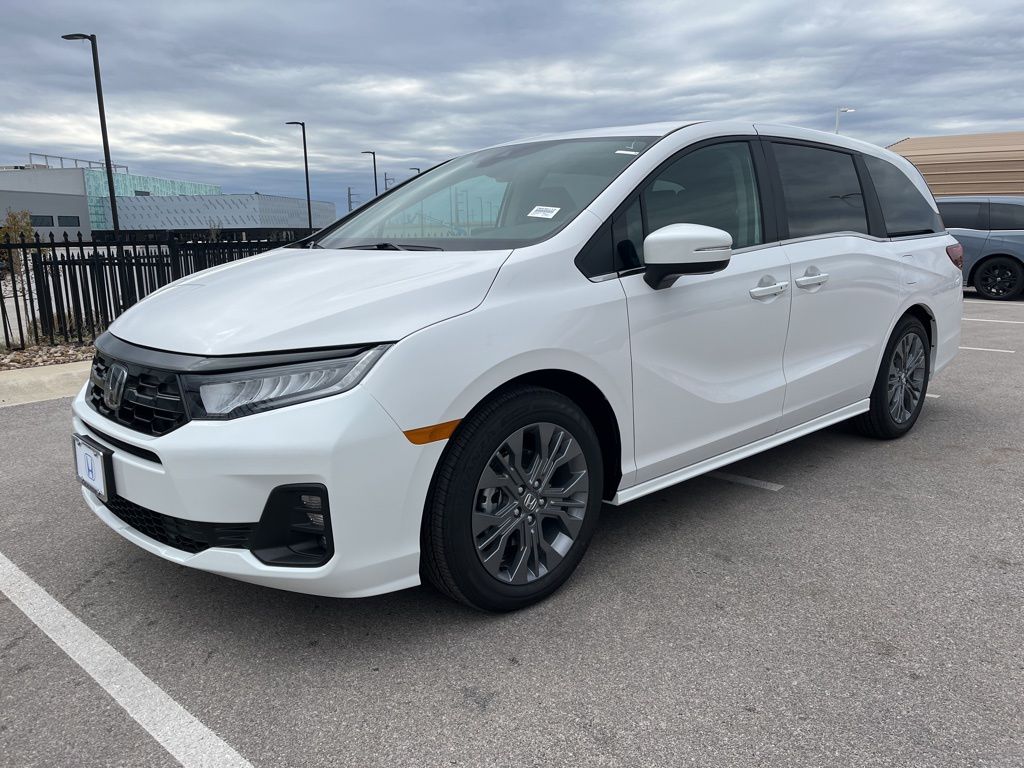 2026 Honda Odyssey Touring's photo