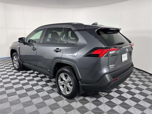 2024 Toyota RAV4 Hybrid XLE photo 5