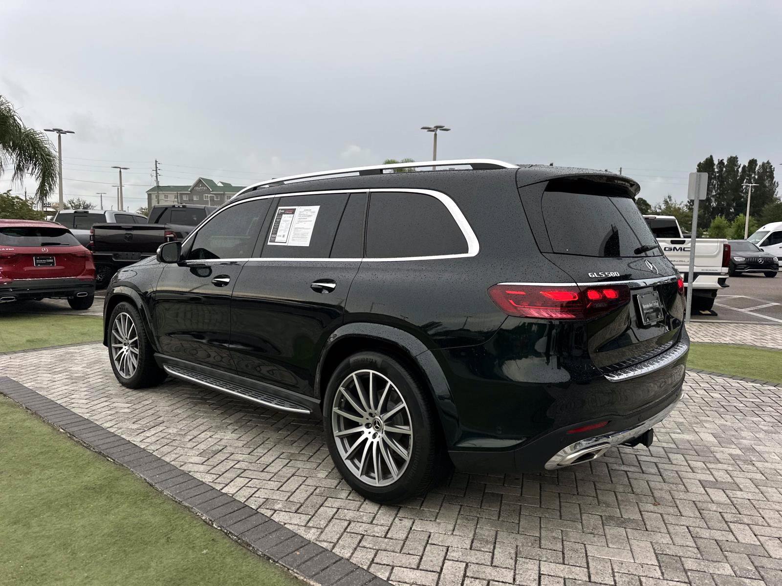 2025 Mercedes Benz GLS 580 4MATIC photo 5